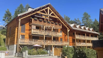 /international/fr/auron-saint-etienne-de-tinee-provence-alpes-cote-d-azur-310100993703/