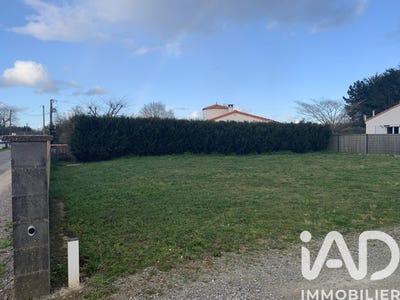 /international/fr/chaumes-en-retz-pays-de-la-loire-310105809881/