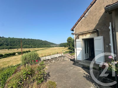 /international/fr/montreuillon-burgundy-310107219541/