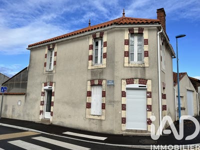 /international/fr/chateau-guibert-pays-de-la-loire-310103663737/