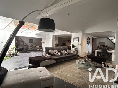 /international/fr/clermont-ferrand-auvergne-310108373039/