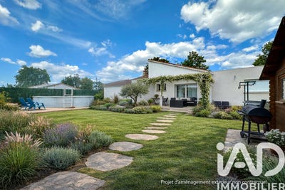 /international/fr/lezignan-la-cebe-languedoc-roussillon-310105650869/