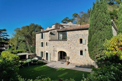 /international/fr/uzes-aquitaine-310106295726/
