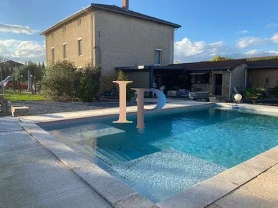 /international/fr/pouilly-sous-charlieu-pays-de-la-loire-120096312987/