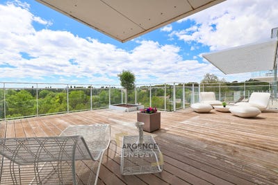 /international/fr/castelnau-le-lez-languedoc-roussillon-310108292134/