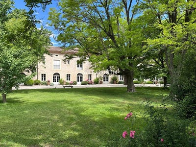 /international/fr/nimes-languedoc-roussillon-310105915992/?lang=th