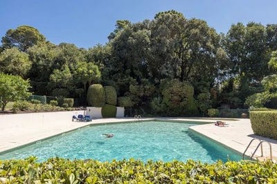 /international/fr/juan-les-pins-provence-alpes-cote-d-azur-310108007354/
