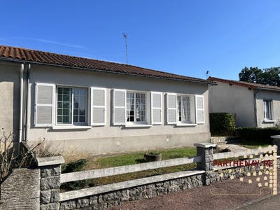 /international/fr/parthenay-charente-310099618167/