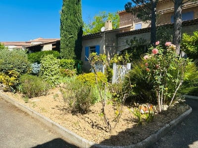 /international/fr/greoux-les-bains-provence-alpes-cote-d-azur-310108650778/