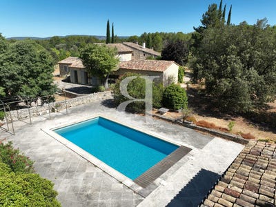 /international/fr/menerbes-provence-alpes-cote-d-azur-310108676656/