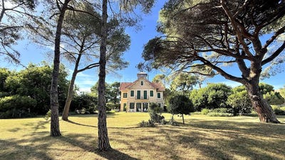 /international/fr/aigues-mortes-languedoc-roussillon-310108943681/