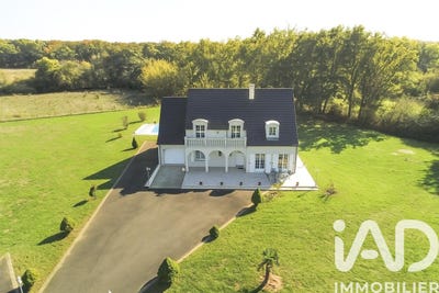 /international/fr/la-chapelle-hugon-centre-val-de-loire-310103244275/