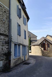 /international/fr/uzerche-limousin-310107450401/