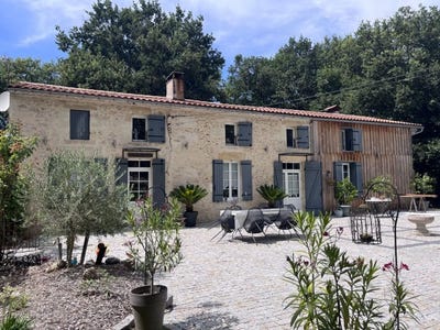 /international/fr/guillos-aquitaine-310108596611/