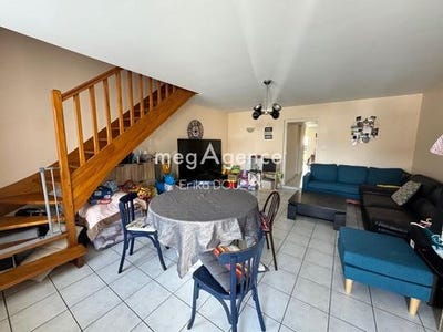/international/fr/yzernay-pays-de-la-loire-310099172258/