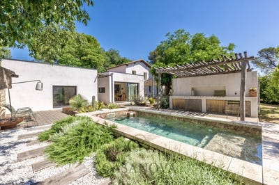 /international/fr/castelnau-le-lez-languedoc-roussillon-310108929571/