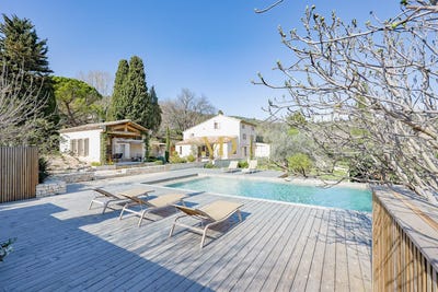/international/fr/saint-saturnin-les-apt-provence-alpes-cote-d-azur-310101487229/?lang=fr