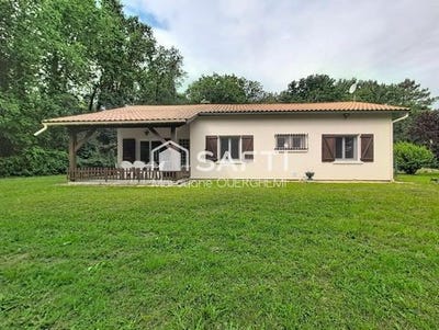 /international/fr/saint-germain-d-esteuil-aquitaine-310107838659/