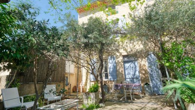 /international/fr/la-bastide-des-jourdans-provence-alpes-cote-d-azur-310098340424/