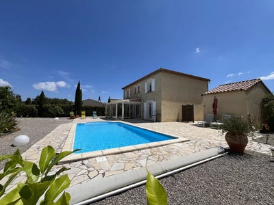 /international/fr/roubia-languedoc-roussillon-310099618938/