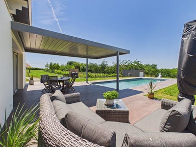 /international/fr/salignac-eyvigues-aquitaine-310108527083/