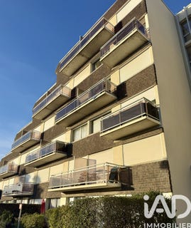 /international/fr/courseulles-sur-mer-upper-normandy-310103782121/