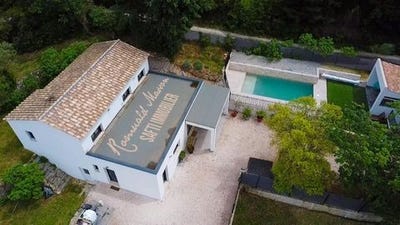 /international/fr/sollies-toucas-provence-alpes-cote-d-azur-310099227694/