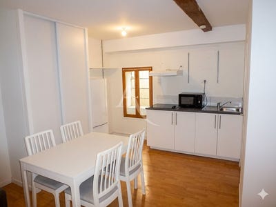 /international/fr/narbonne-languedoc-roussillon-310108592374/