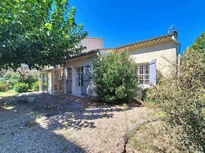 /international/fr/robion-provence-alpes-cote-d-azur-310119980127/