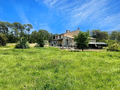 /international/fr/villecroze-provence-alpes-cote-d-azur-310100141777/