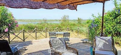 /international/fr/saintes-maries-de-la-mer-provence-alpes-cote-d-azur-310100717608/?lang=fr