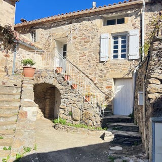 /international/fr/saint-julien-rhone-310108043282/