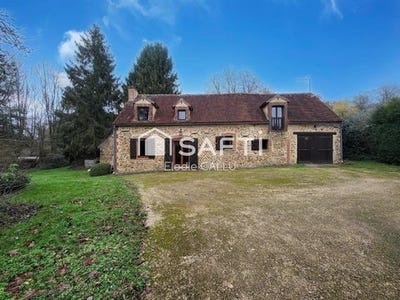 /international/fr/cour-maugis-sur-huisne-la-basse-normandie-310104806421/