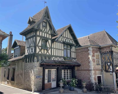 /international/fr/bourbon-lancy-burgundy-310103042461/