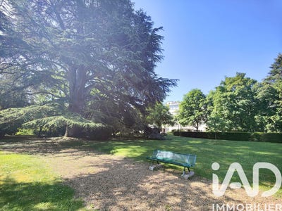 /international/fr/joue-les-tours-centre-val-de-loire-310104446706/