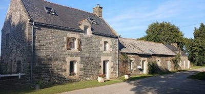 /international/fr/plumeliau-brittany-310104921233/