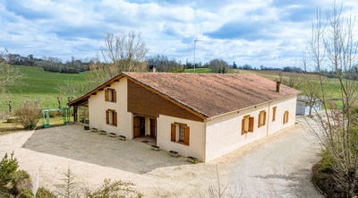 /international/fr/saint-pardoux-isaac-aquitaine-310104420420/
