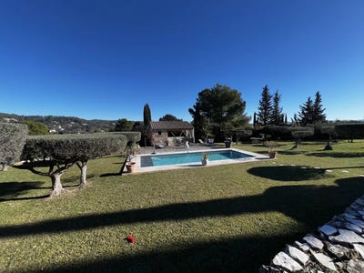 /international/fr/cotignac-hh-15651090-cotignac-provence-alpes-cote-d-azur-310100958565/