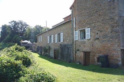 /international/fr/la-chapelle-sous-brancion-burgundy-310106681759/