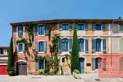 /international/fr/gordes-provence-alpes-cote-d-azur-310100905990/