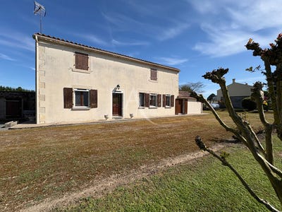 /international/fr/les-velluire-sur-vendee-pays-de-la-loire-310107216599/
