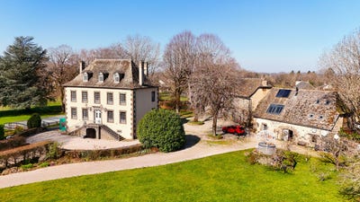 /international/fr/mur-de-barrez-midi-pyrenees-310107557533/