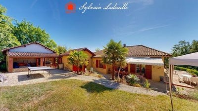 /international/fr/eyzies-aquitaine-310119436107/