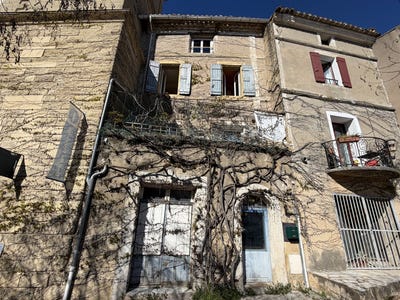 /international/fr/saint-quentin-la-poterie-languedoc-roussillon-310106711083/