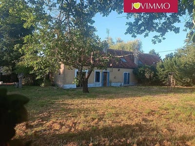 /international/fr/ainay-le-chateau-auvergne-310100603430/