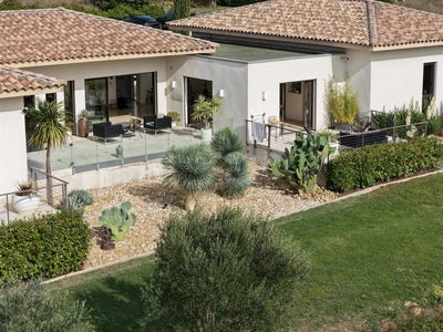 /international/fr/la-capelle-et-masmolene-languedoc-roussillon-310106237195/