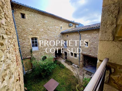 /international/fr/saint-victor-la-coste-languedoc-roussillon-310108431059/