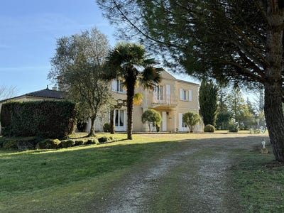 /international/fr/barbezieux-saint-hilaire-charente-310100286549/