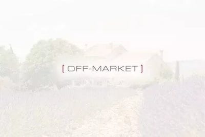 /international/fr/lourmarin-provence-alpes-cote-d-azur-310106687030/