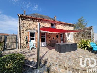 /international/fr/reaumur-pays-de-la-loire-310100487856/